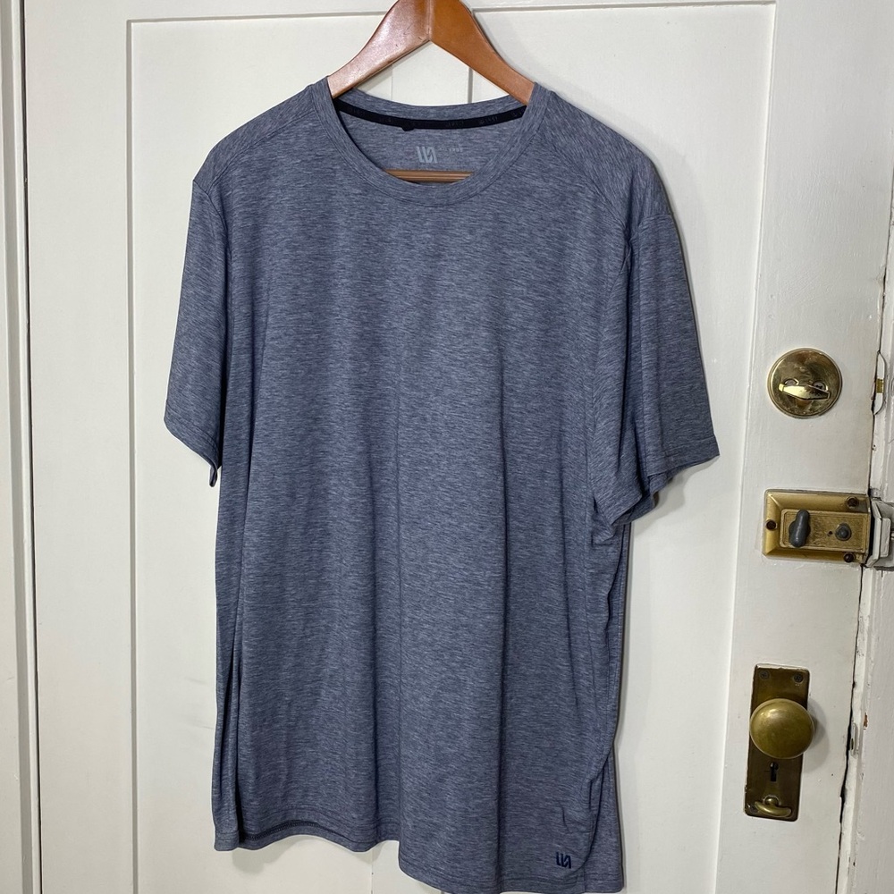 🎉LAST CALL🎉 VRST Gray Short Sleeve Athletic Shirt Top XL